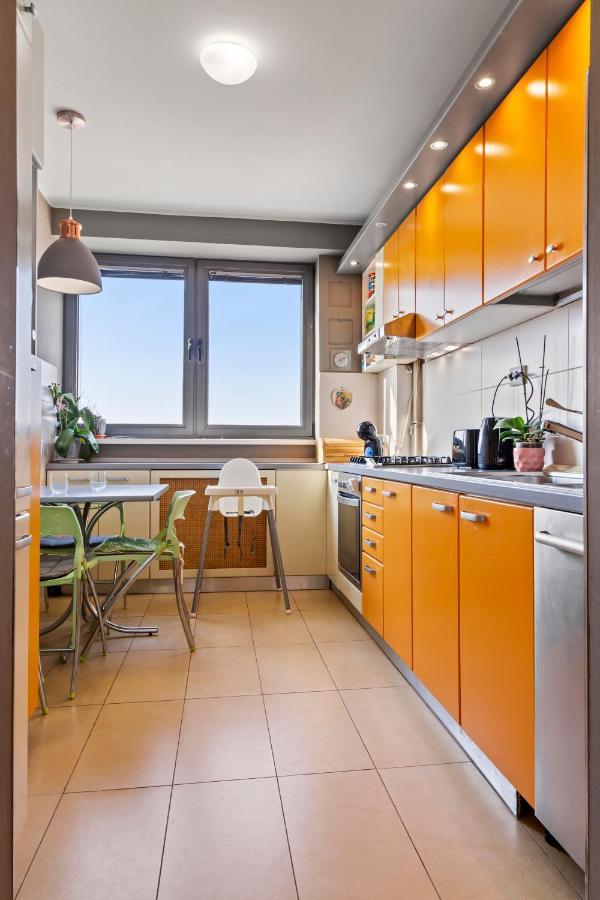 125 Sqm Family Friendly With Kids Room Bucharest Exterior photo