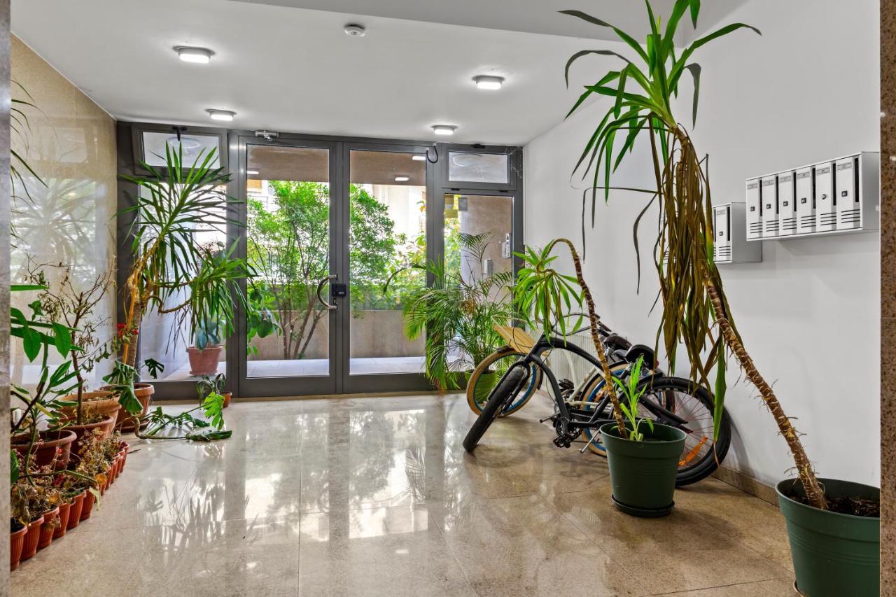 125 Sqm Family Friendly With Kids Room Bucharest Exterior photo